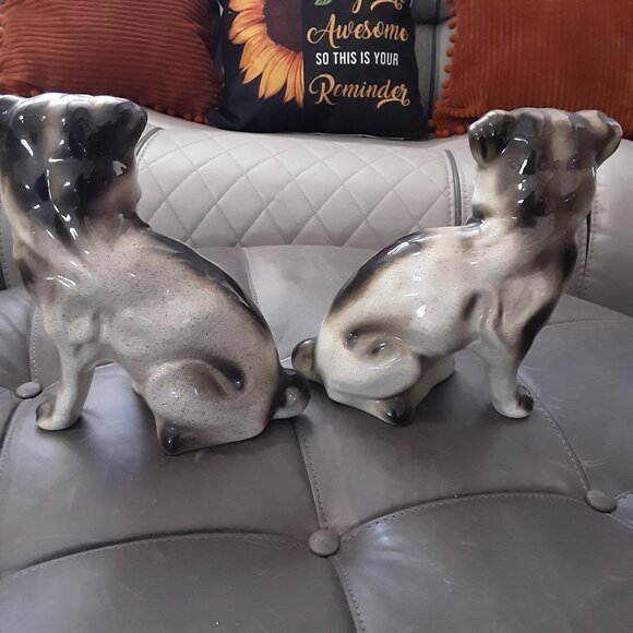 Vintage Set of Staffordshire Style Porcelain Pug Dogs - Picture 5 of 10